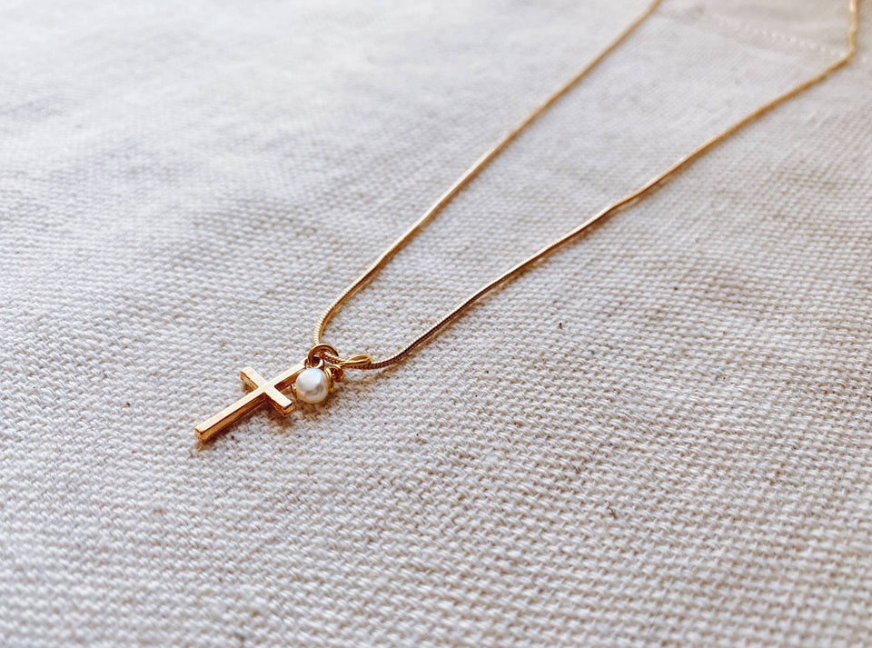 Hepburn Pearl Pendant with Cross Necklace : Cross